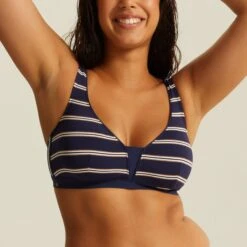 Haut De Maillot Sans Armatures Marine Précieux TAVOLARA 8 Haut De Maillot Sans Armatures Marine Précieux TAVOLARA -Bestform Lingerie CS21103 A27 WEB 11 f9618fab 8b05 458b be68 0583f34352c3